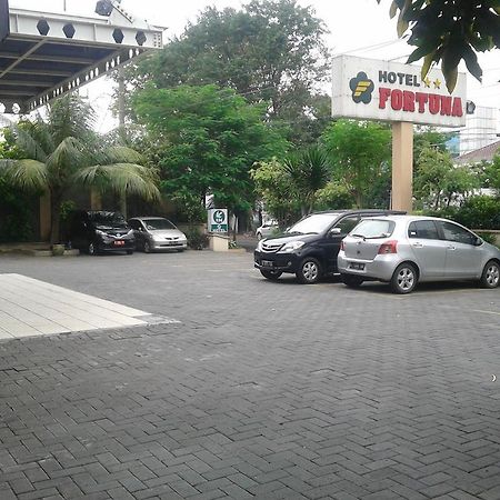 Hotel Fortuna Surabaya Dış mekan fotoğraf