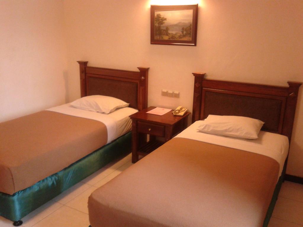 Hotel Fortuna Surabaya Oda fotoğraf