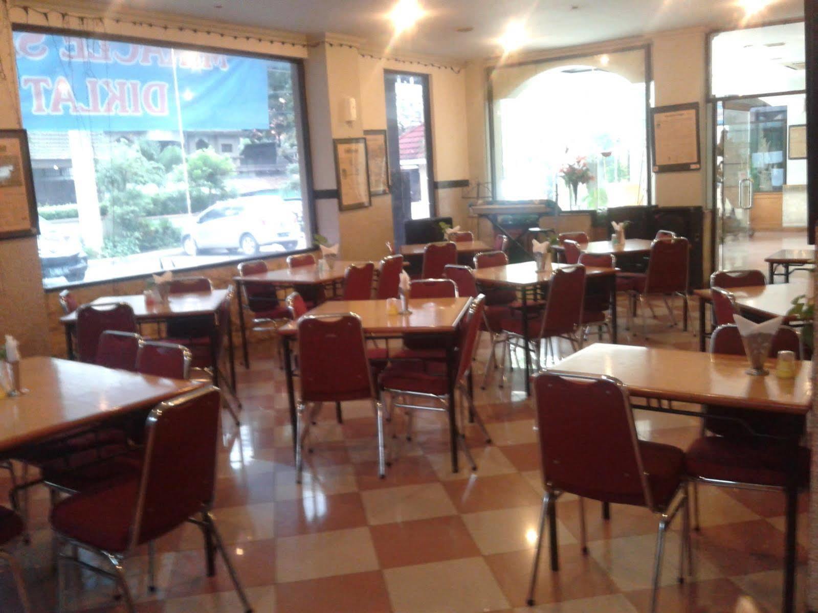 Hotel Fortuna Surabaya Dış mekan fotoğraf