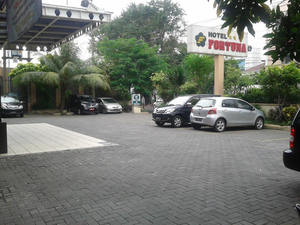 Hotel Fortuna Surabaya Dış mekan fotoğraf